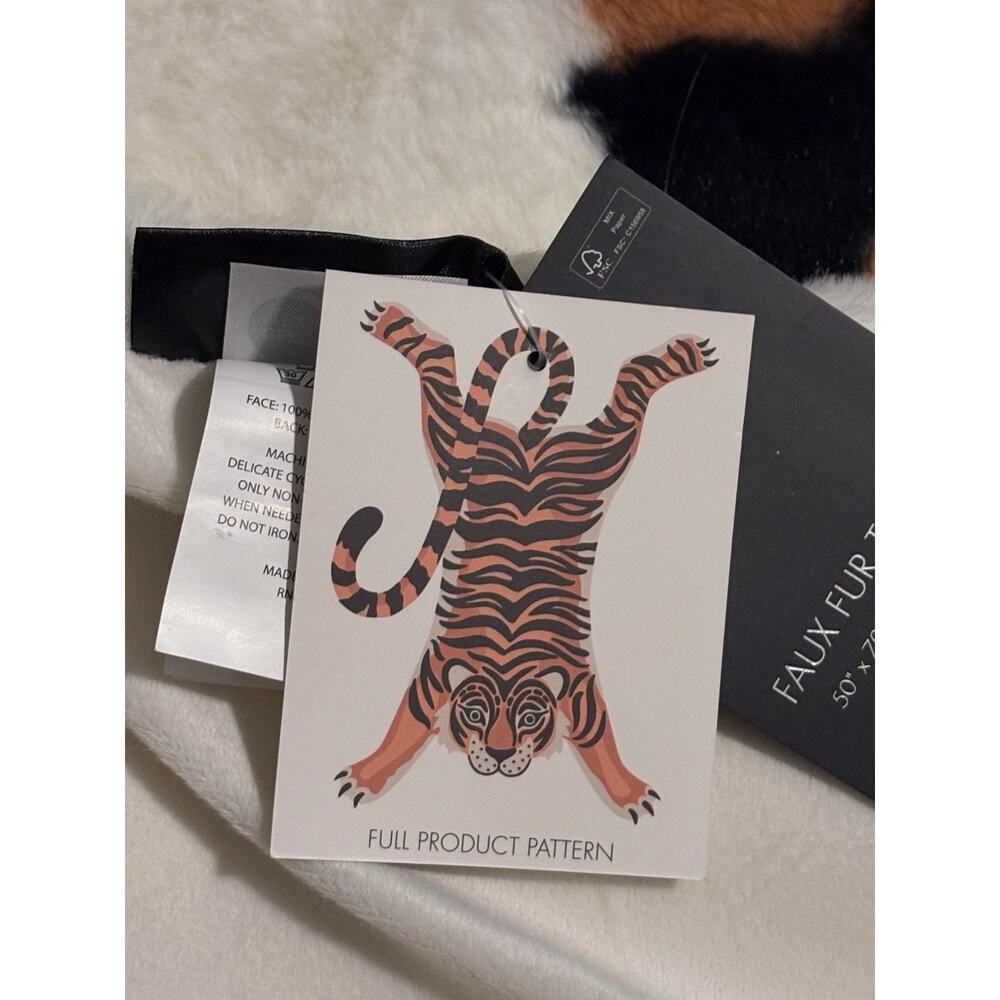 Christian Lacroix Faux Fur Tiger Throw Blanket Tiger Print NWT - Picture 11 of 16